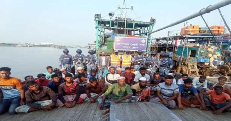 কোস্ট গার্ড হেফাজতে আটক জেলেরা
